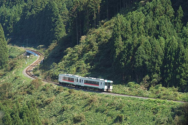 鳴子温泉駅-中山平温泉駅間